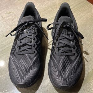 Nike Women's Zoom Winflo Running Shoes